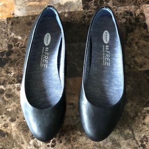 Never worn Dr. Scholls black flats!